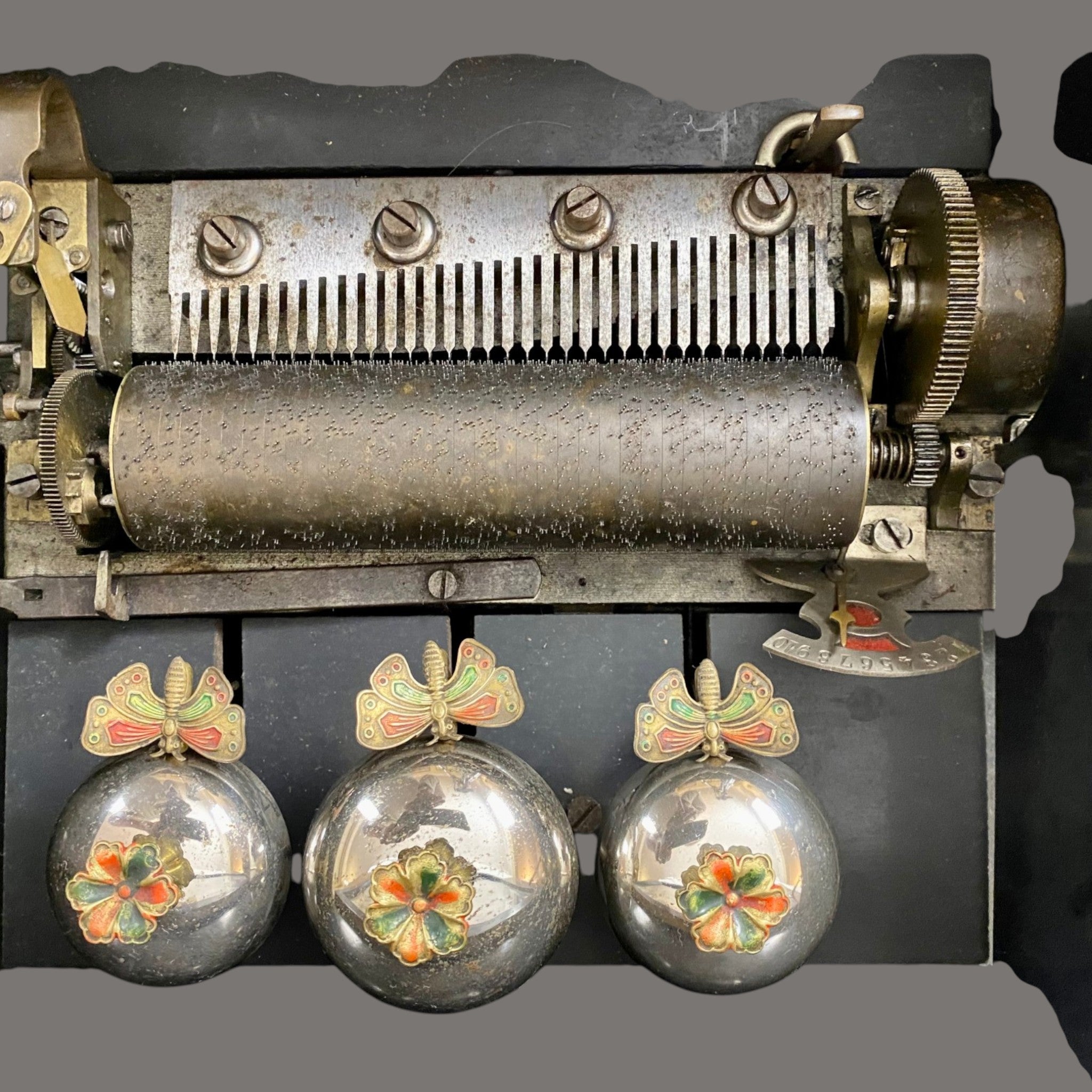 Music Box, Antique , with British Coat of Arms