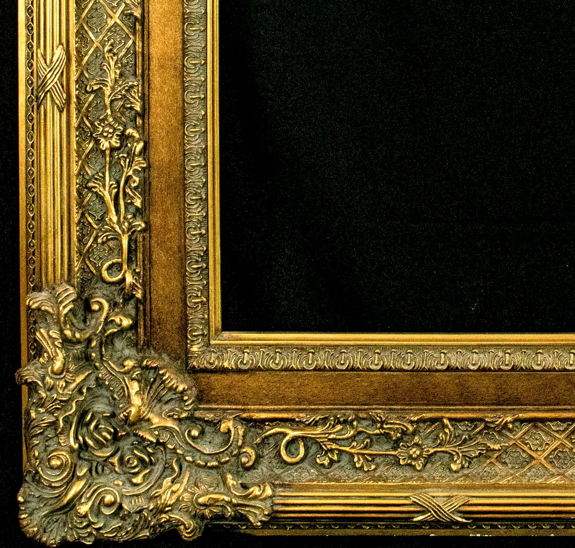 Frame Large Gilded wood and gesso with Picasso print