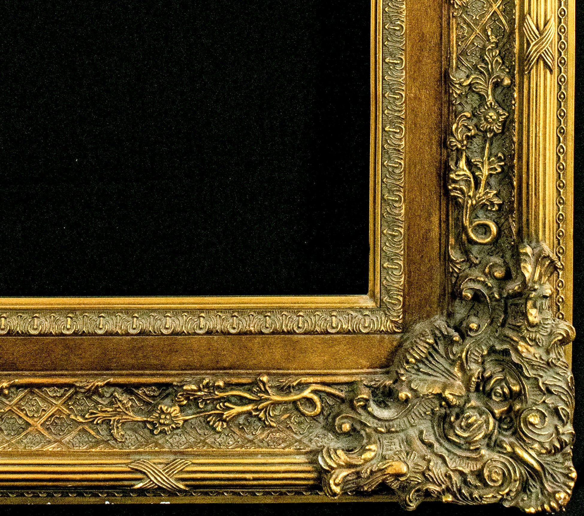 Frame Large Gilded wood and gesso with Picasso print
