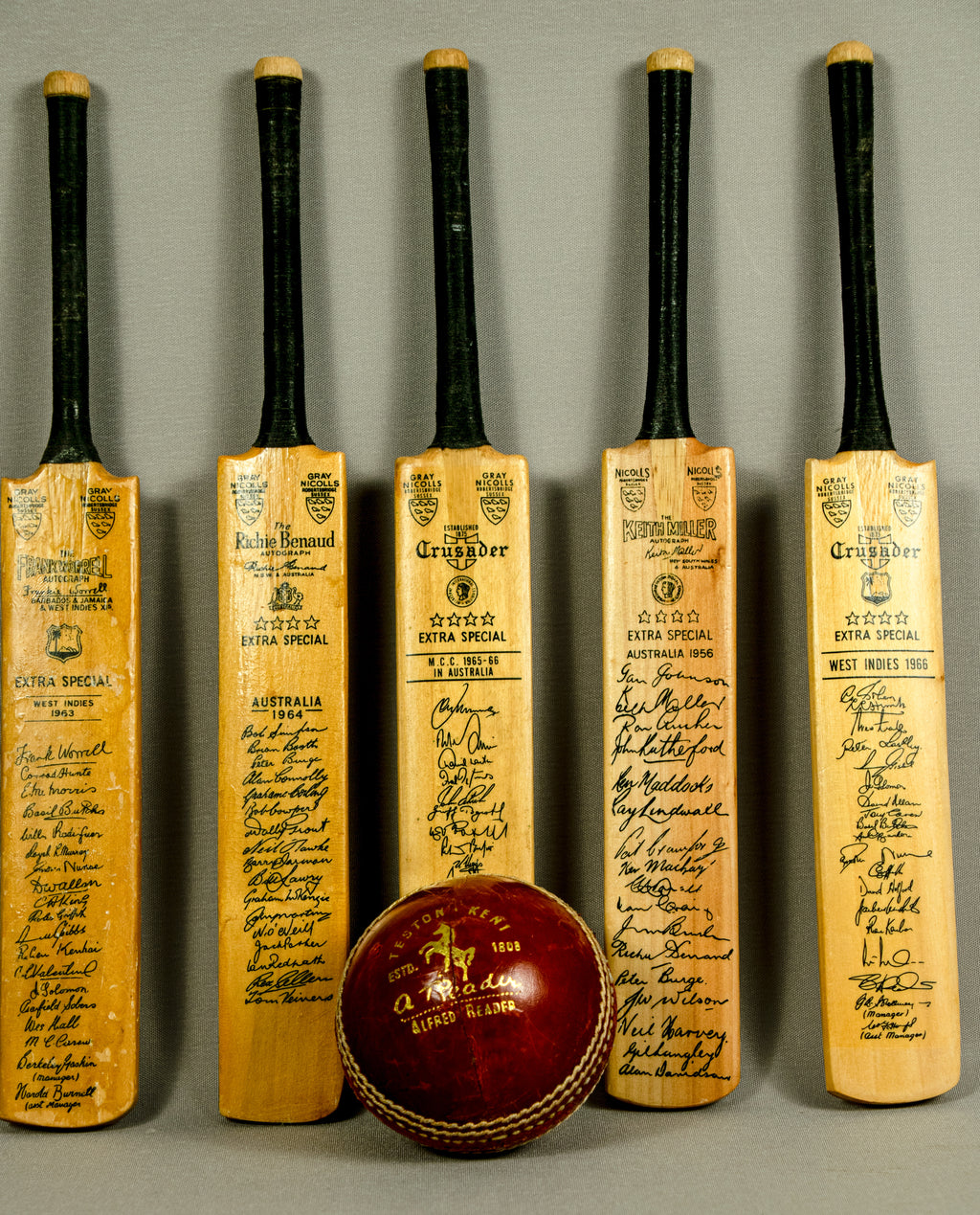 Cricket Bats signed, miniature souvenir, English Cricket team