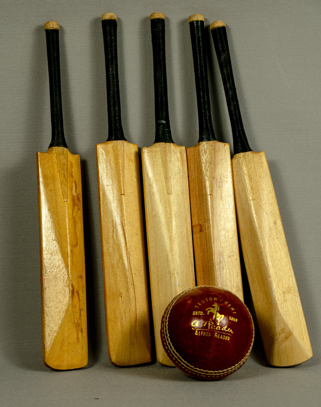 Rare Cricket Souvenir, Miniature Bats, Collection, Signed and autographed